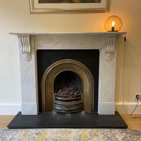 Fantastic Location 10 Mins To Princes Street- 15 To Royal Mile- Main Door-Patio 에든버러 외부 사진