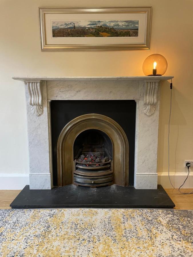 Fantastic Location 10 Mins To Princes Street- 15 To Royal Mile- Main Door-Patio 에든버러 외부 사진